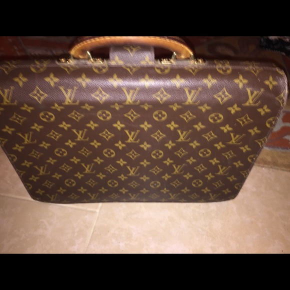 Authentic Louis Vuitton Serviette Fermoir Monogram - Picture 2 of 6